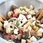 bowl of summer panzanella salad